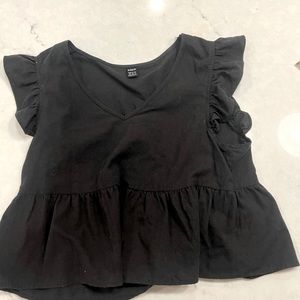 Cute cropped blouse in black-ruffle sleeves size s/xs